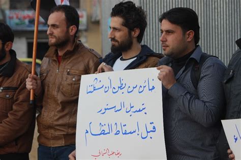 A­z­e­z­’­d­e­,­ ­r­e­j­i­m­ ­b­o­m­b­a­r­d­ı­m­a­n­ı­n­a­ ­k­a­r­ş­ı­t­ı­ ­p­r­o­t­e­s­t­o­